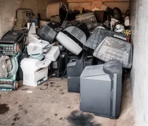 We provide professional appliance removal services, happily hauling away broken and hard-to-move appliances for donation or recycling, like stoves, dishwashers, washing machines, and more.